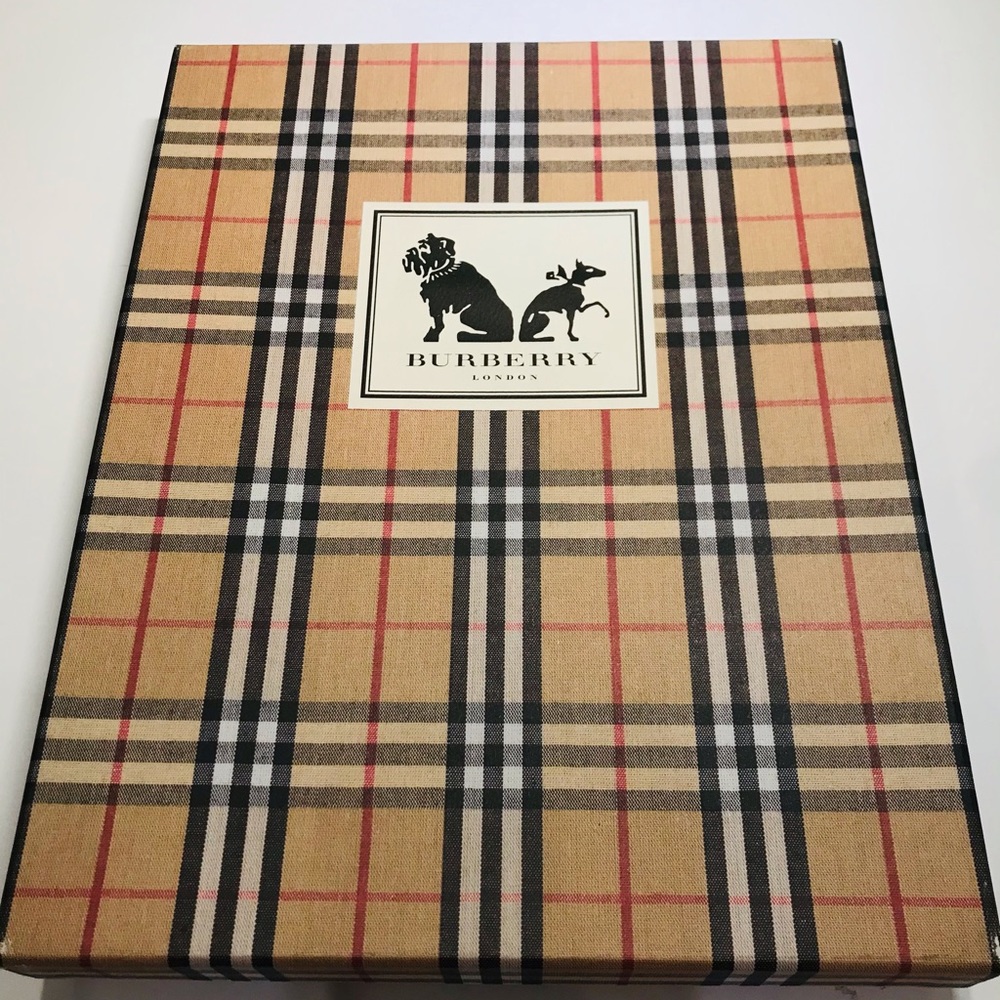 Burberry London Box of 15 Card set with Envelopes